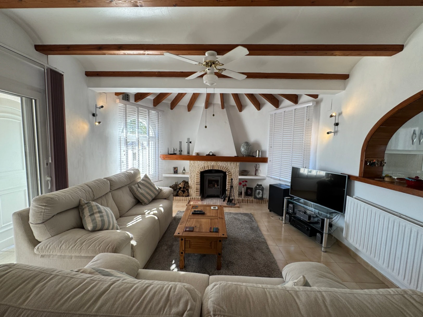 Villa for sale in Moraira with pool, open views and privacy