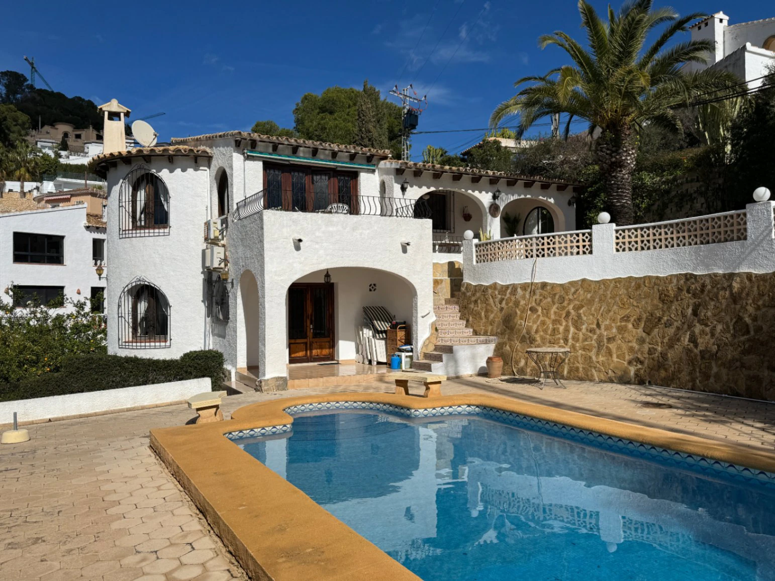 CH3392 - 3-Slaapkamer Villa tussen Moraira en Benissa met Zeezicht te Renoveren