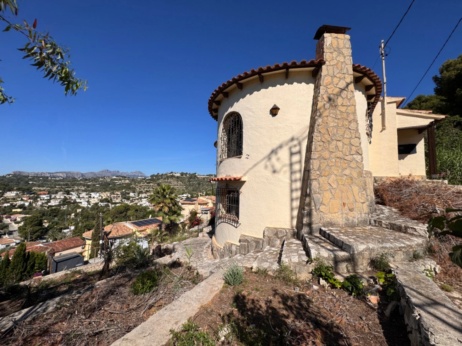 Renovation Villa for Sale in Benissa – Montemar | South Facing, Sea Glimpses & Great Potential