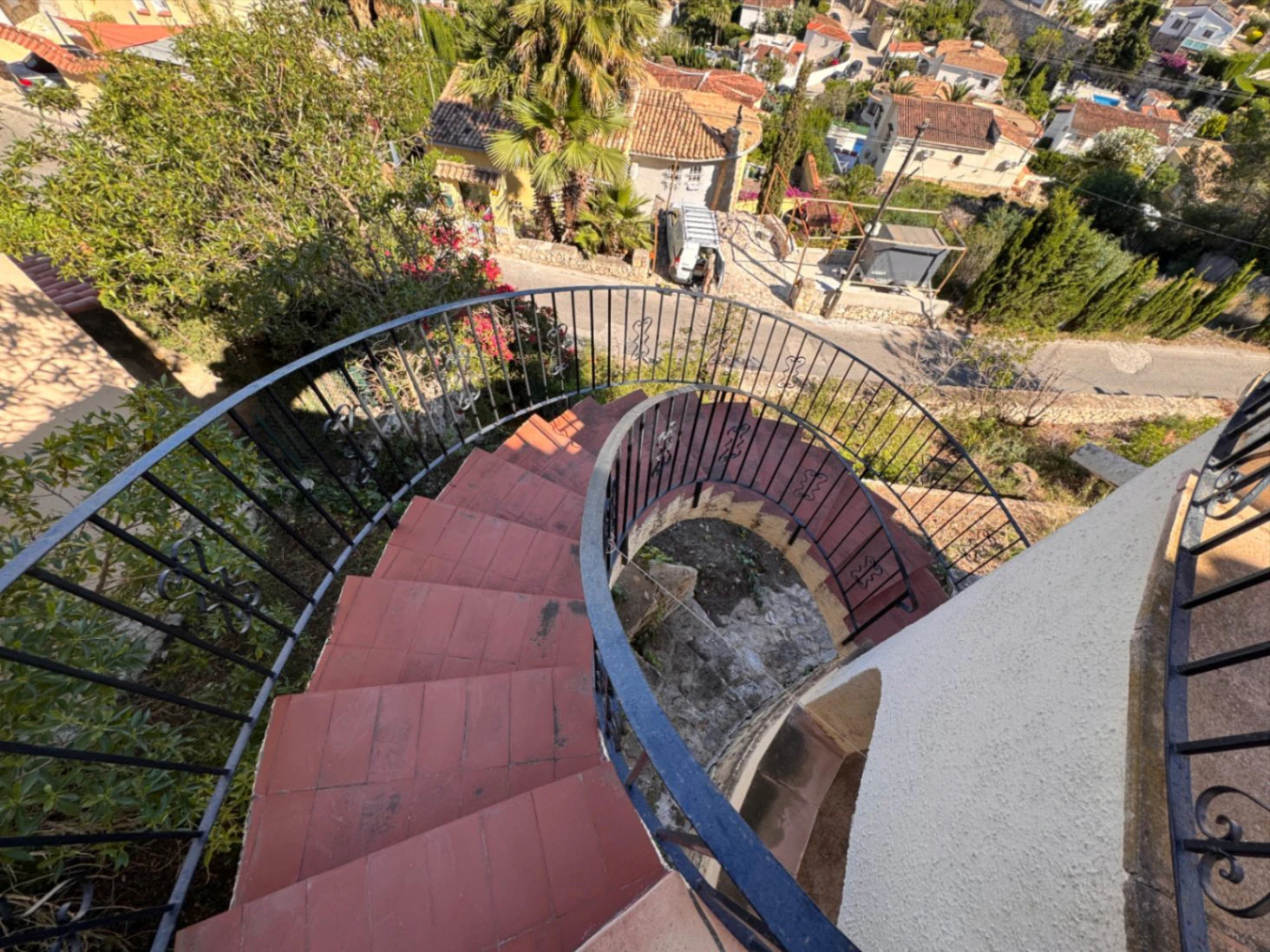 Renovation Villa for Sale in Benissa – Montemar | South Facing, Sea Glimpses & Great Potential