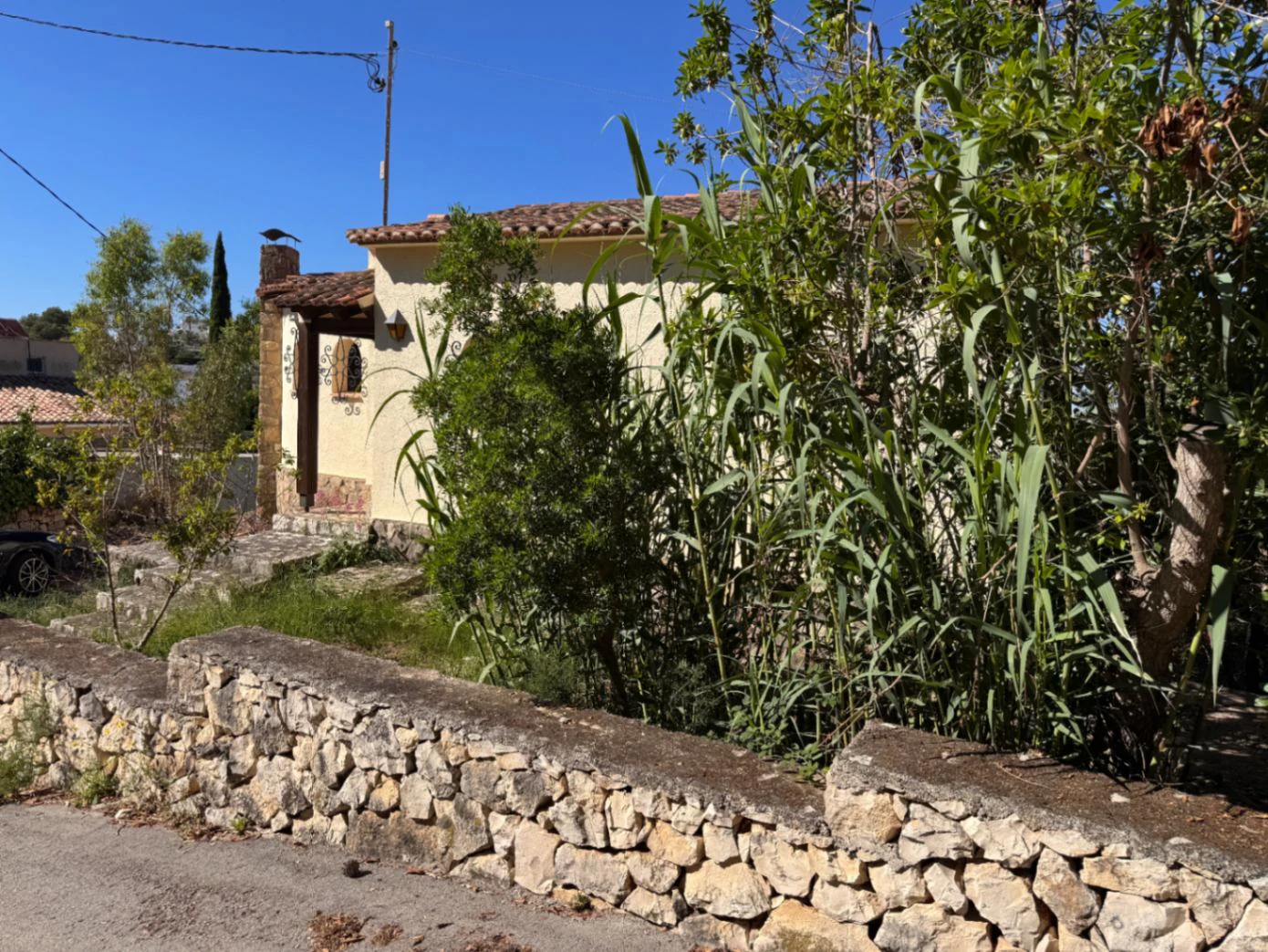 Renovation Villa for Sale in Benissa – Montemar | South Facing, Sea Glimpses & Great Potential