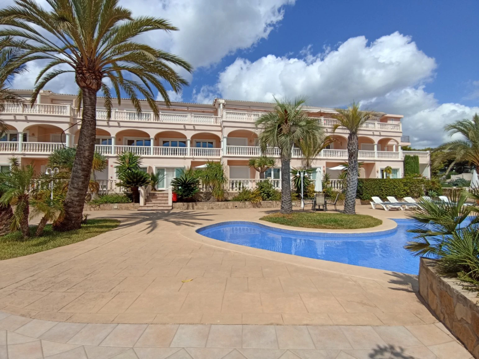A0850 - Apartamento de lujo en un complejo paradisíaco cerca de playa y servicios