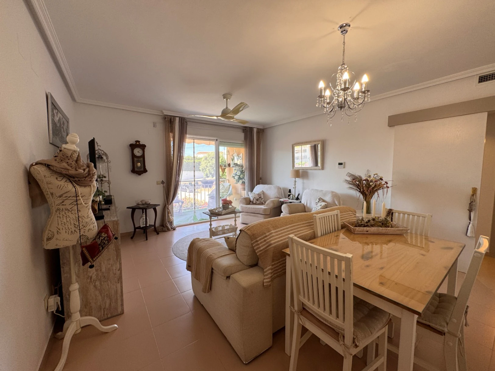 A0874 - Wohnung zum Verkauf in Teulada mit Aufzug, Terrasse und freiem Ausblick