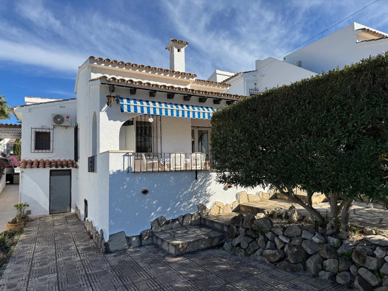 B1492 - Detached Villa for Sale in Moraira – Villotel, South-Facing with Panoramic Views