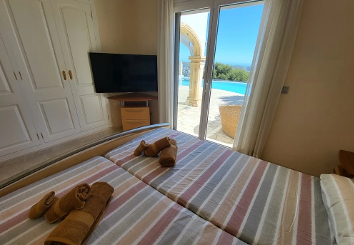 CH3411 - Fantastisk villa med panoramautsikt över havet till salu i Moraira Benimeit, privat pool och 4 sovrum