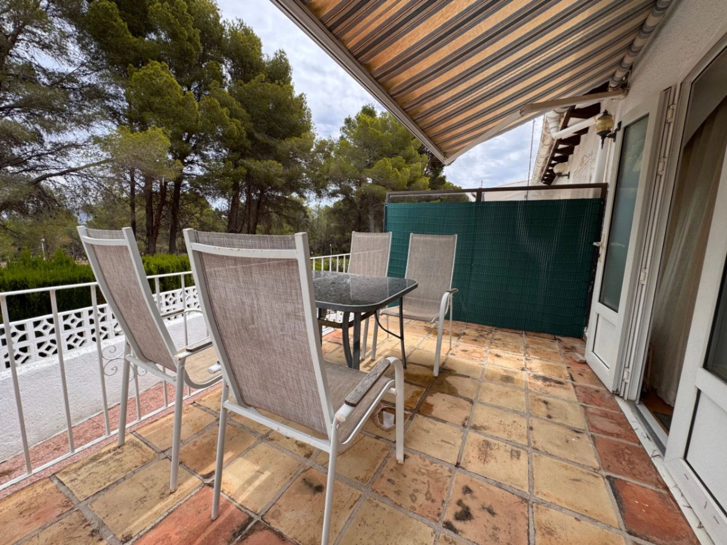 B1497 - Semi-detached bungalow for sale in Moraira with communal pool, step-free access, near beach, services and golf