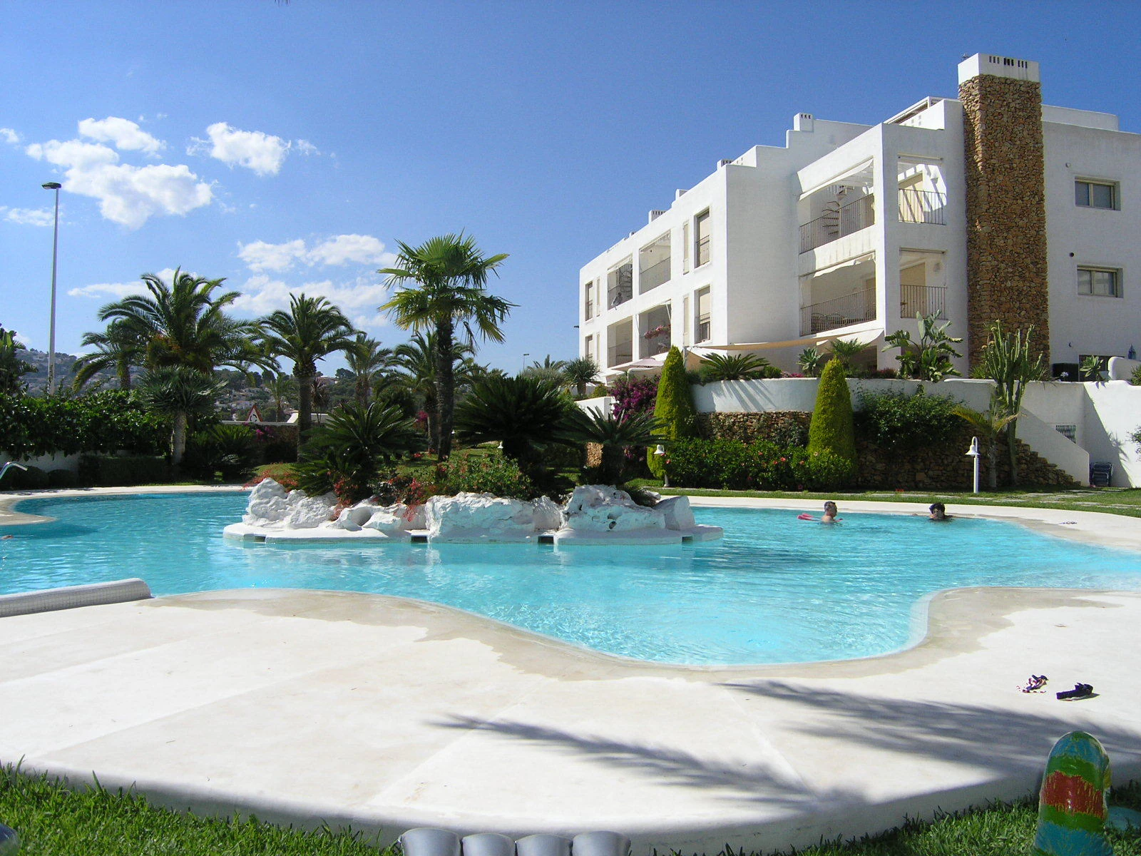 Luxe gelijkvloers appartement in Moraira Club met groot terras dicht bij het strand
