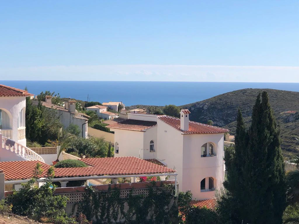 Projekt: Moderne Luxusvilla mit wunderschönem Meerblick
