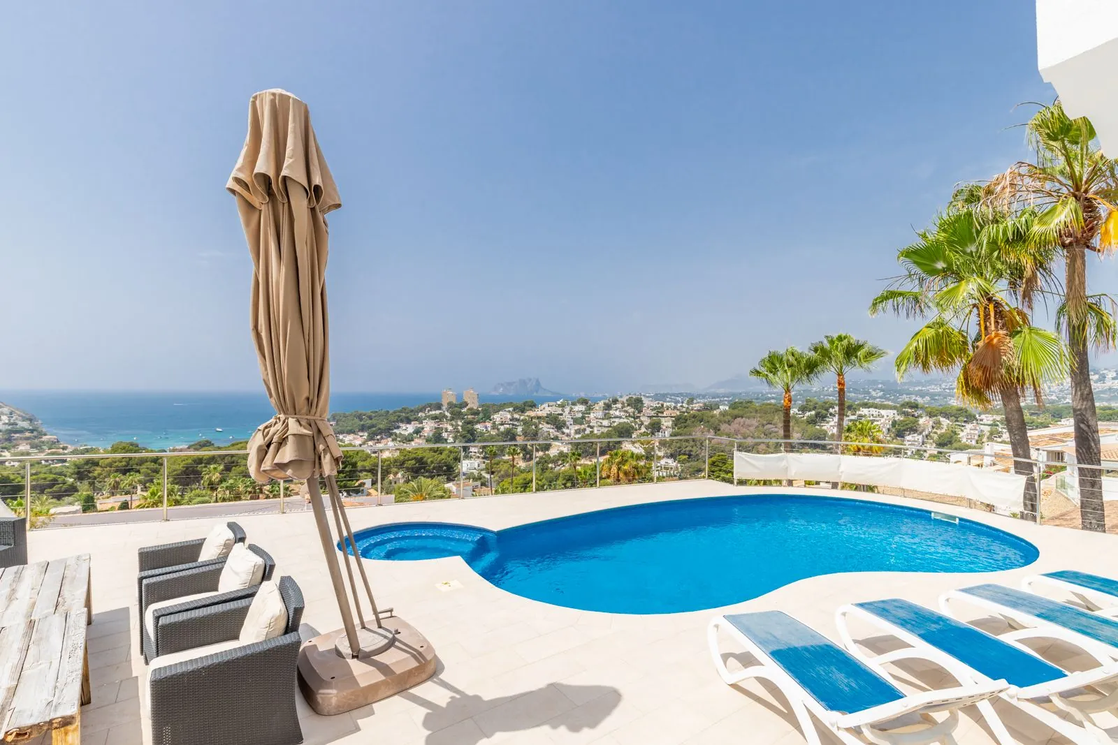 Spectaculaire villa met panoramisch uitzicht op zee in El Portet, Moraira - Slechts 1,2 km van het strand!