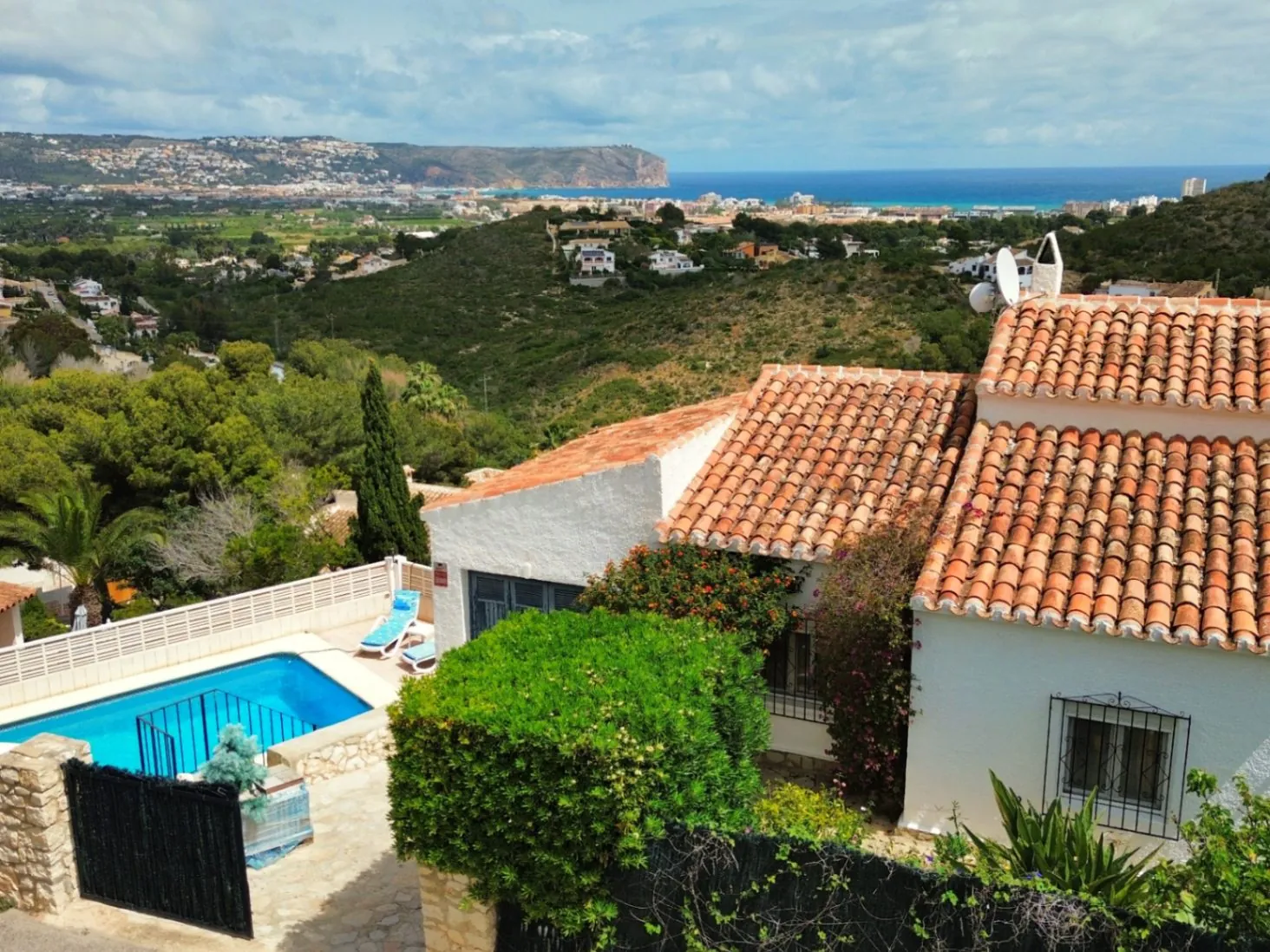 Villa met verbouwpotentieel in Jávea