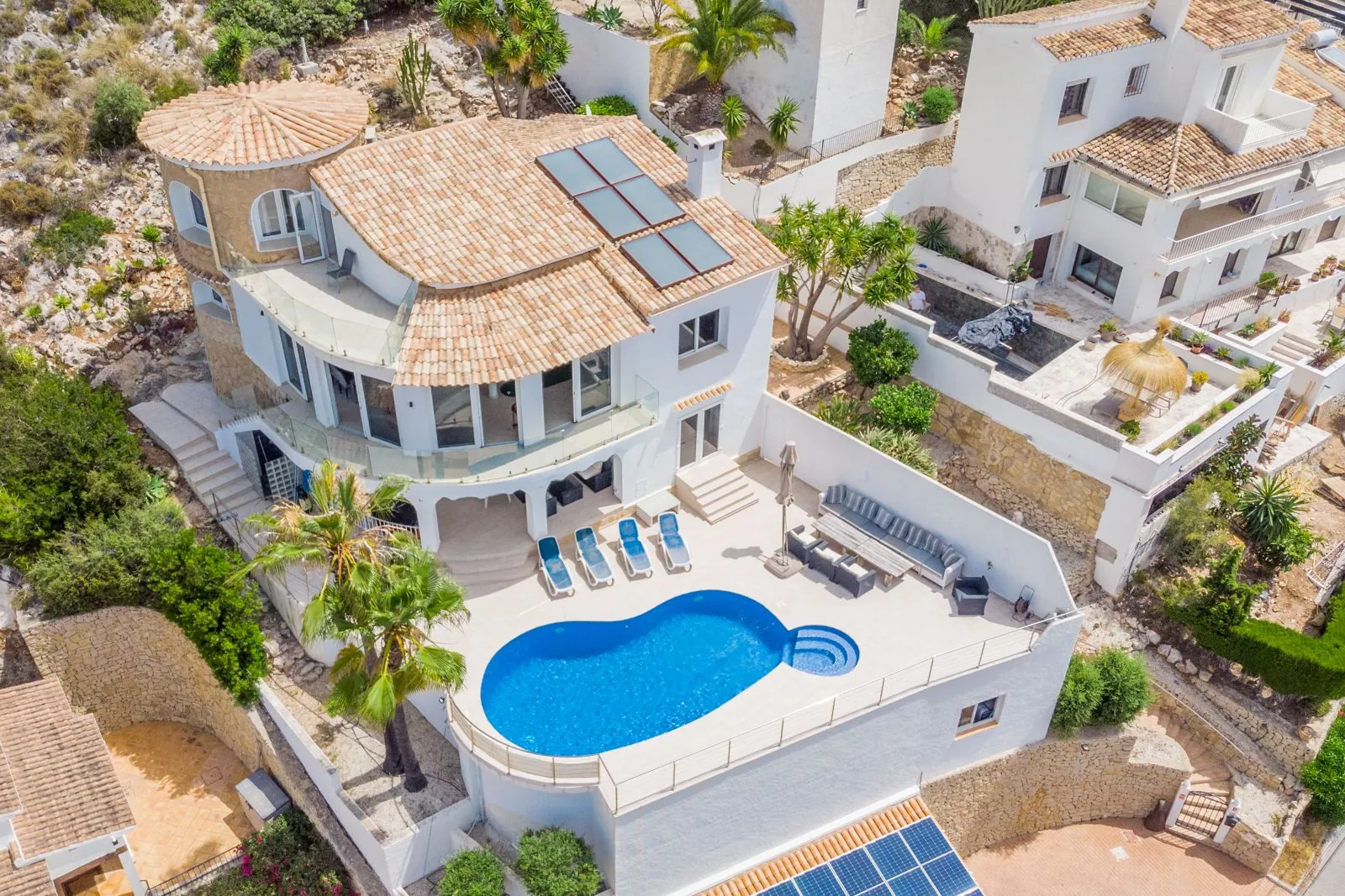 Spectaculaire villa met panoramisch uitzicht op zee in El Portet, Moraira - Slechts 1,2 km van het strand!