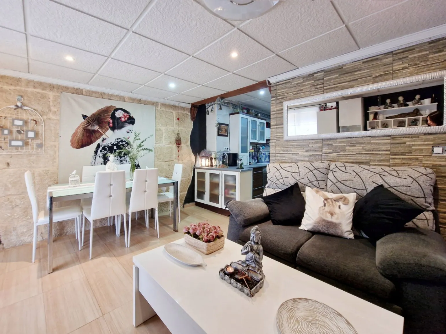 Dorpshuis met 10 kamers in het centrum van Jávea
