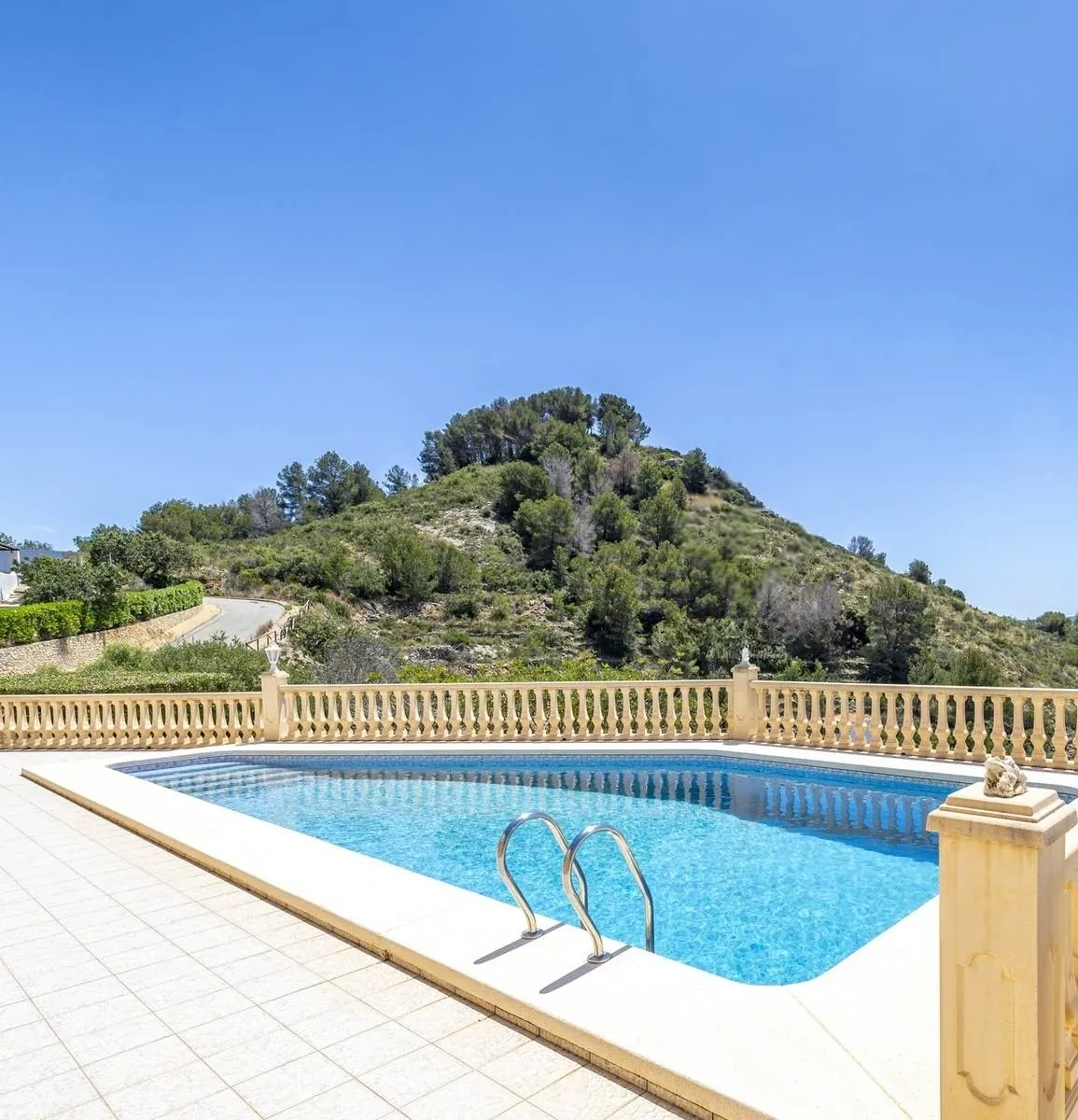 VILLA MET VRIJ UITZICHT IN NOVA XÀBIA