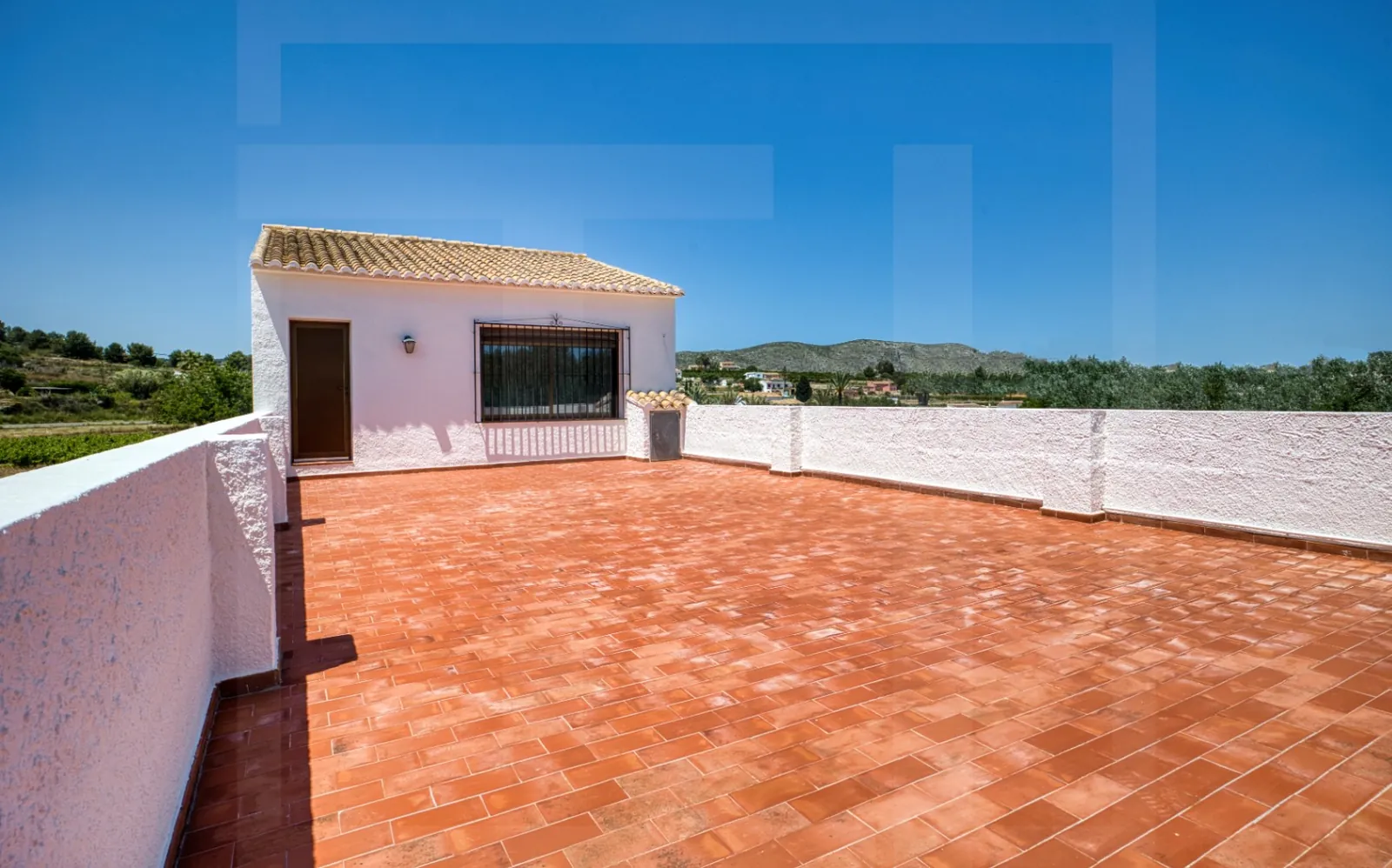 Uitzonderlijk landelijk onroerend goed met ontwikkelingspotentieel in Moraira/Teulada
