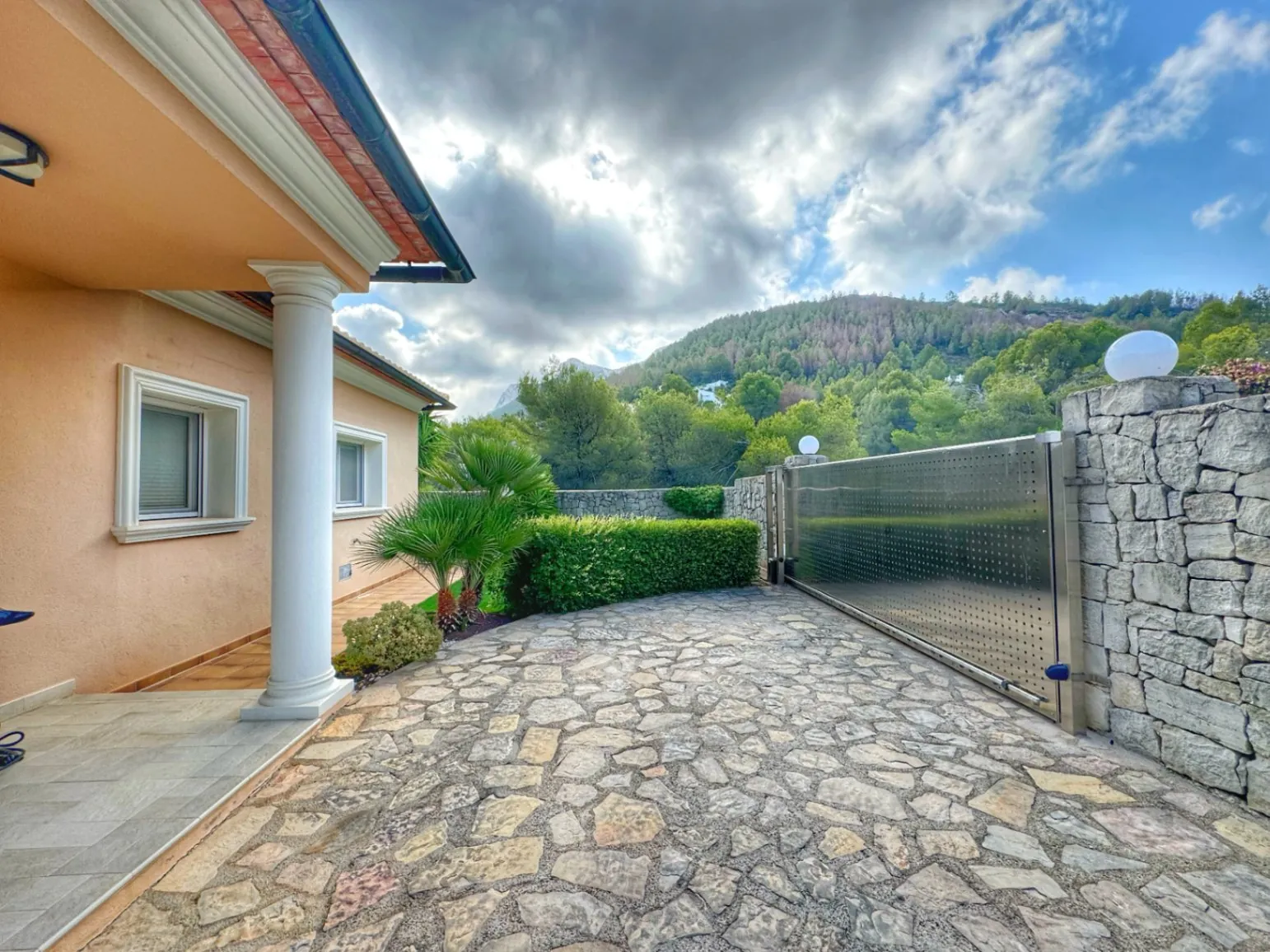 Exclusieve villa in Marquesa VI: privacy, luxe en comfort
