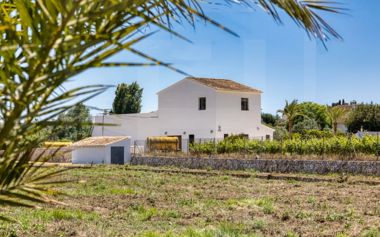 Uitzonderlijk landelijk onroerend goed met ontwikkelingspotentieel in Moraira/Teulada