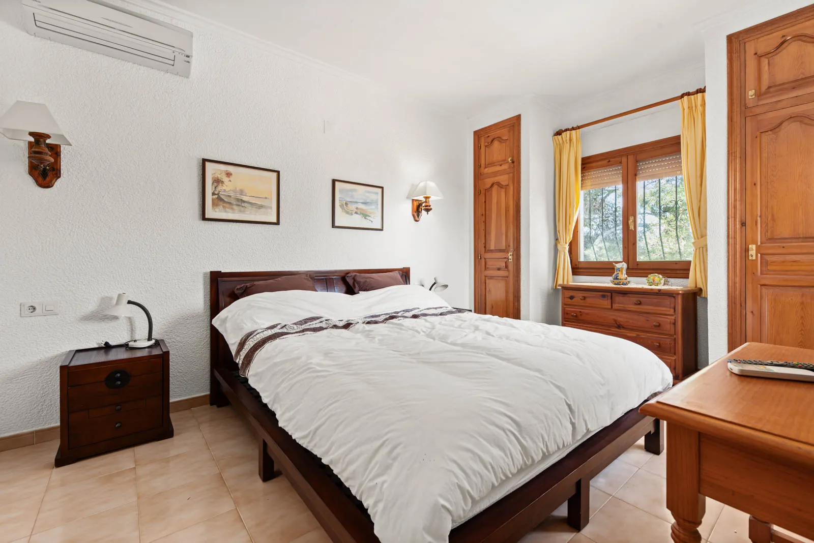 Villa met een groot perceel te koop in Moraira