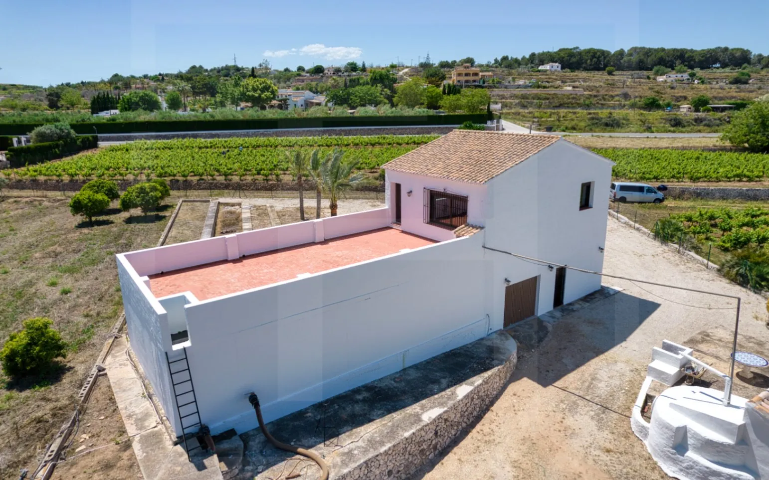 Uitzonderlijk landelijk onroerend goed met ontwikkelingspotentieel in Moraira/Teulada