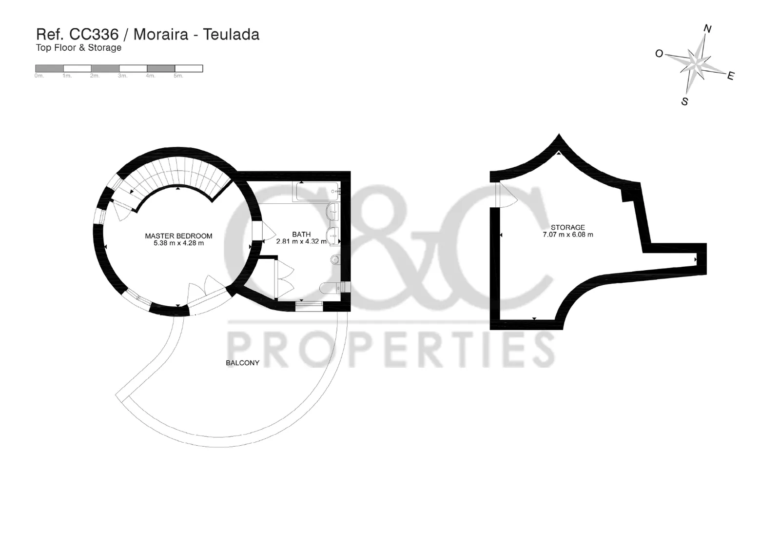 Villa met een groot perceel te koop in Moraira