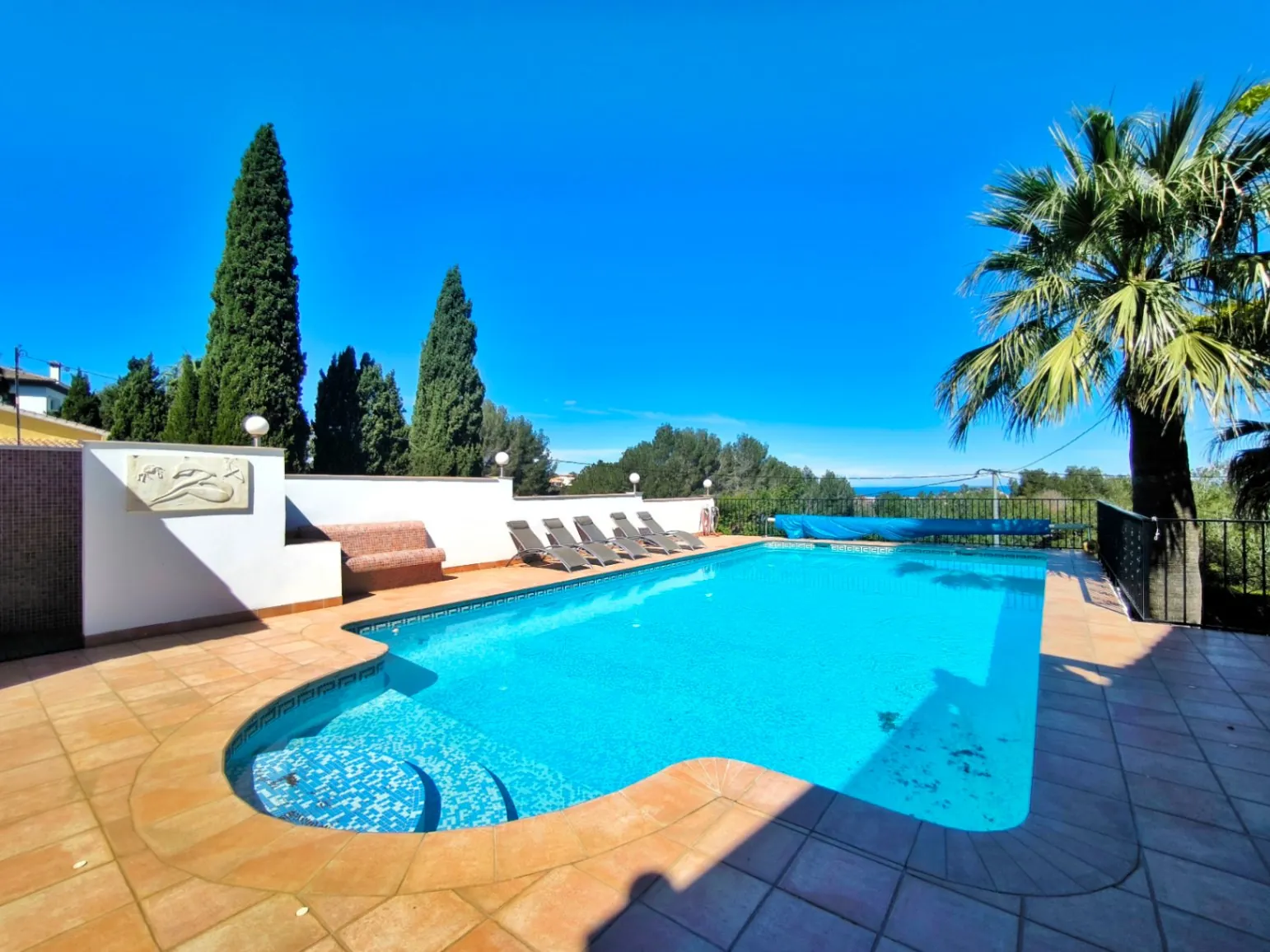 Villa met gastenappartement en uitzicht op zee in Dénia