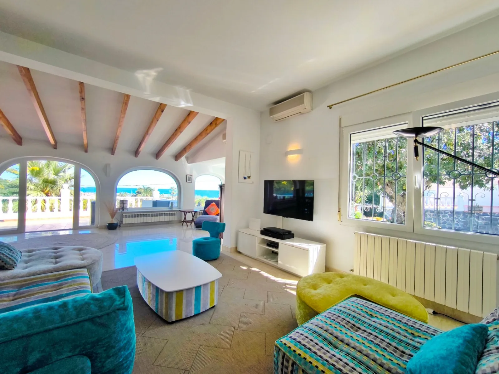 Villa met gastenappartement en uitzicht op zee in Dénia