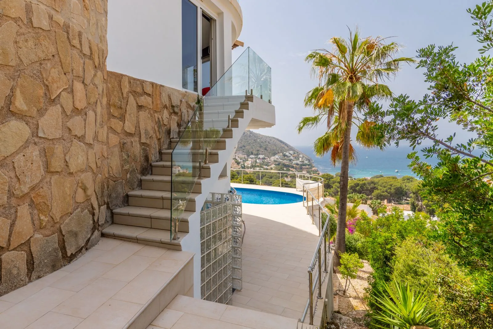 Spectaculaire villa met panoramisch uitzicht op zee in El Portet, Moraira - Slechts 1,2 km van het strand!