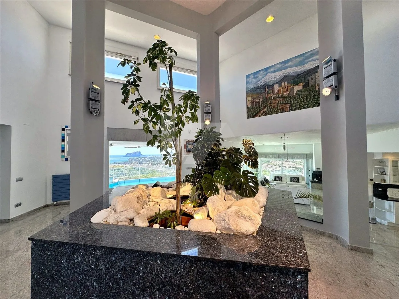 Villa met panoramisch zeezicht te koop in Moraira, Costa Blanca.