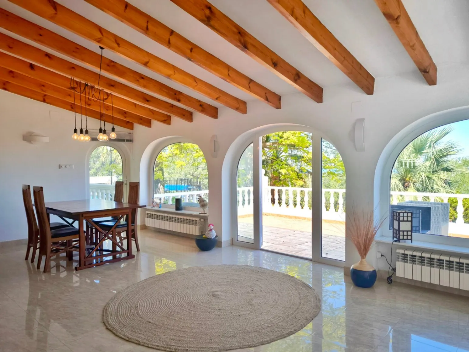 Villa met gastenappartement en uitzicht op zee in Dénia