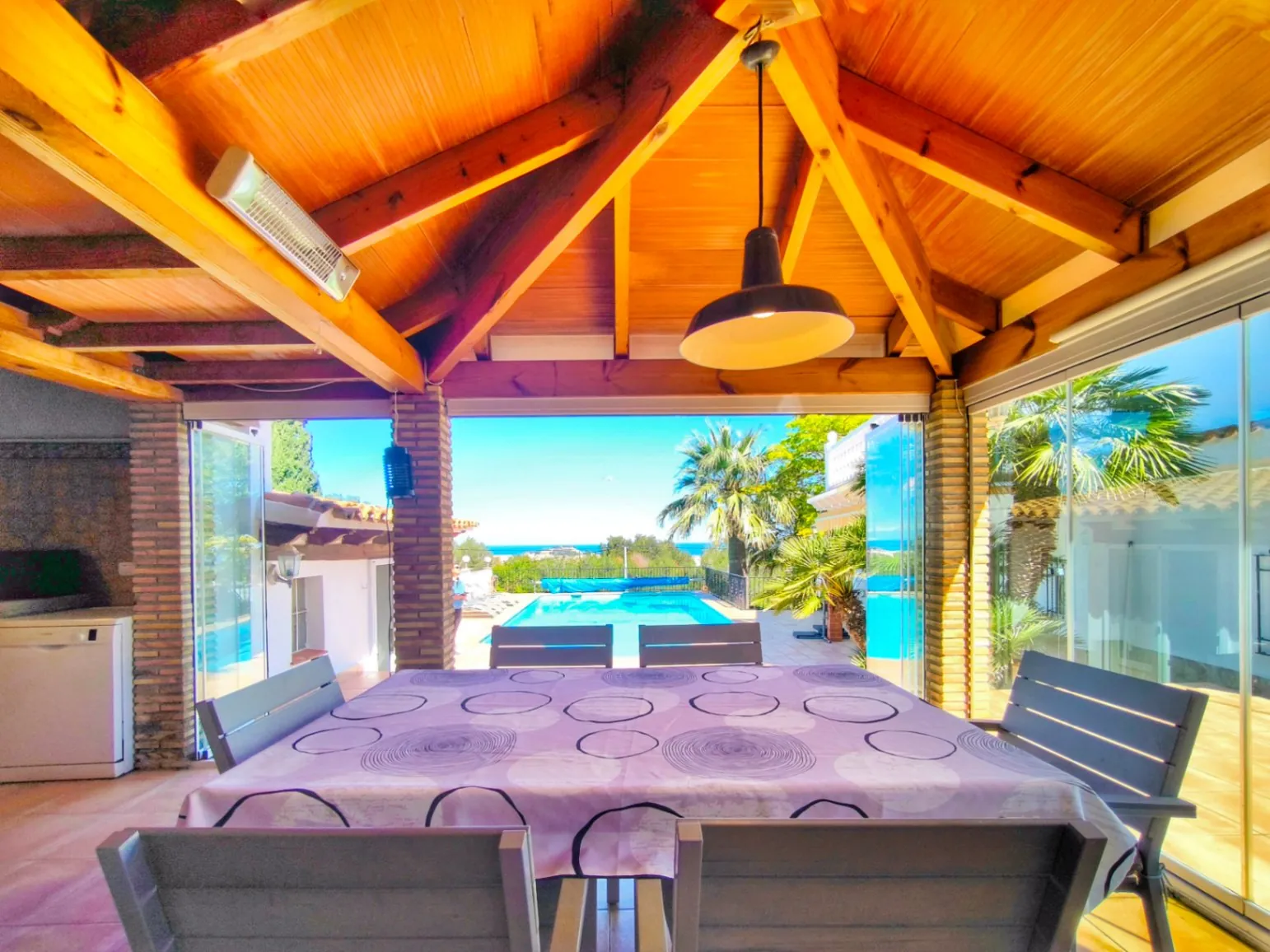 Villa met gastenappartement en uitzicht op zee in Dénia