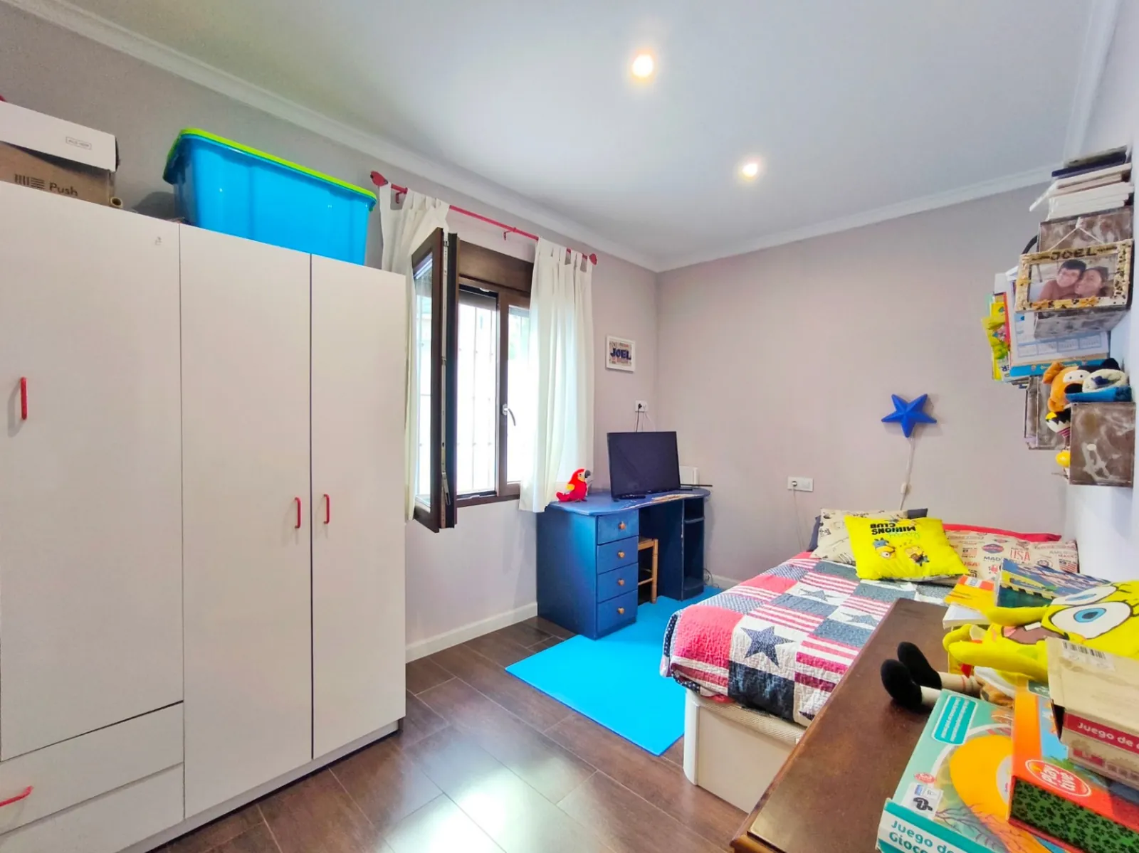 Villa met twee gastenappartementen in de Montgó
