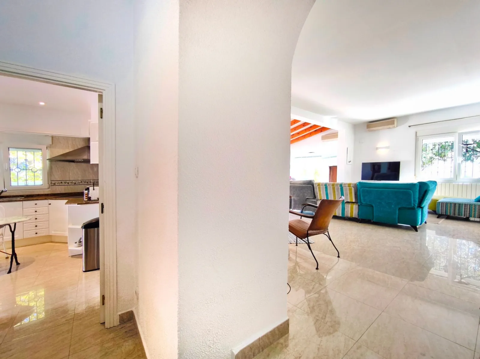 Villa met gastenappartement en uitzicht op zee in Dénia