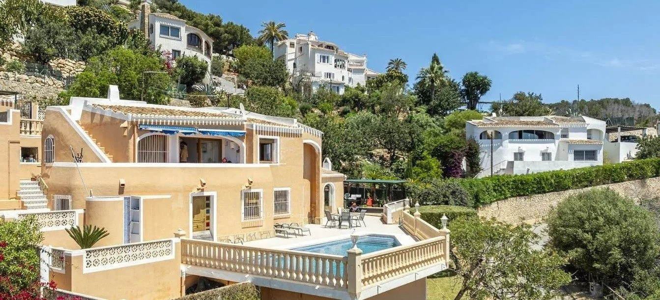 VILLA MET VRIJ UITZICHT IN NOVA XÀBIA