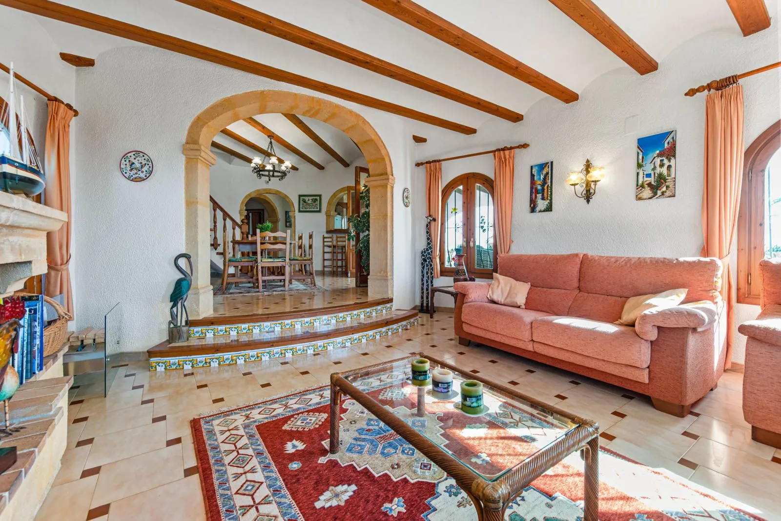 Villa met een groot perceel te koop in Moraira