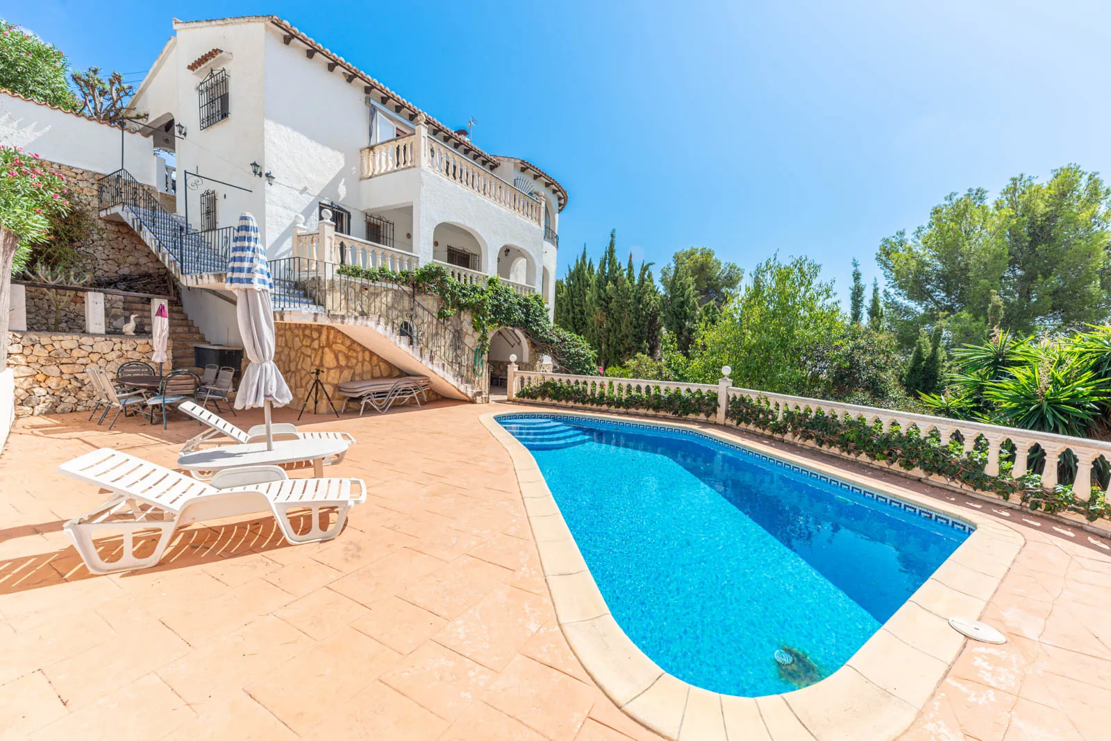 Villa te koop in Benissa, Montemar, met privézwembad.