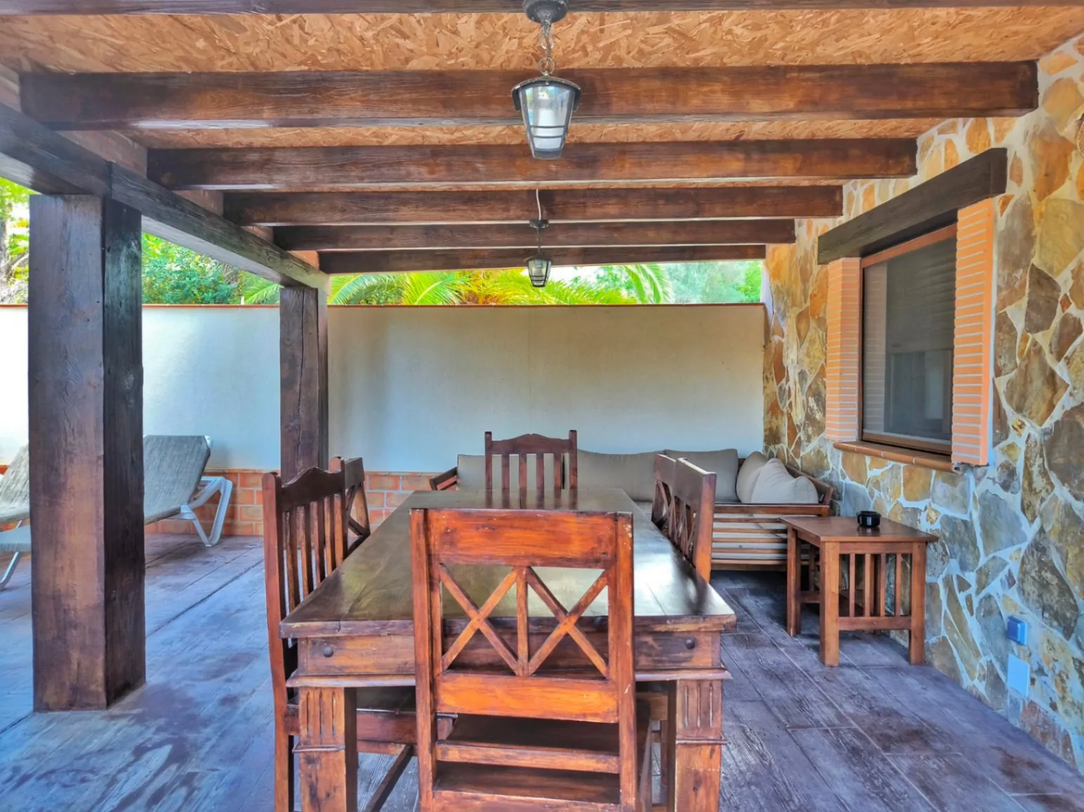 Villa met twee gastenappartementen in de Montgó