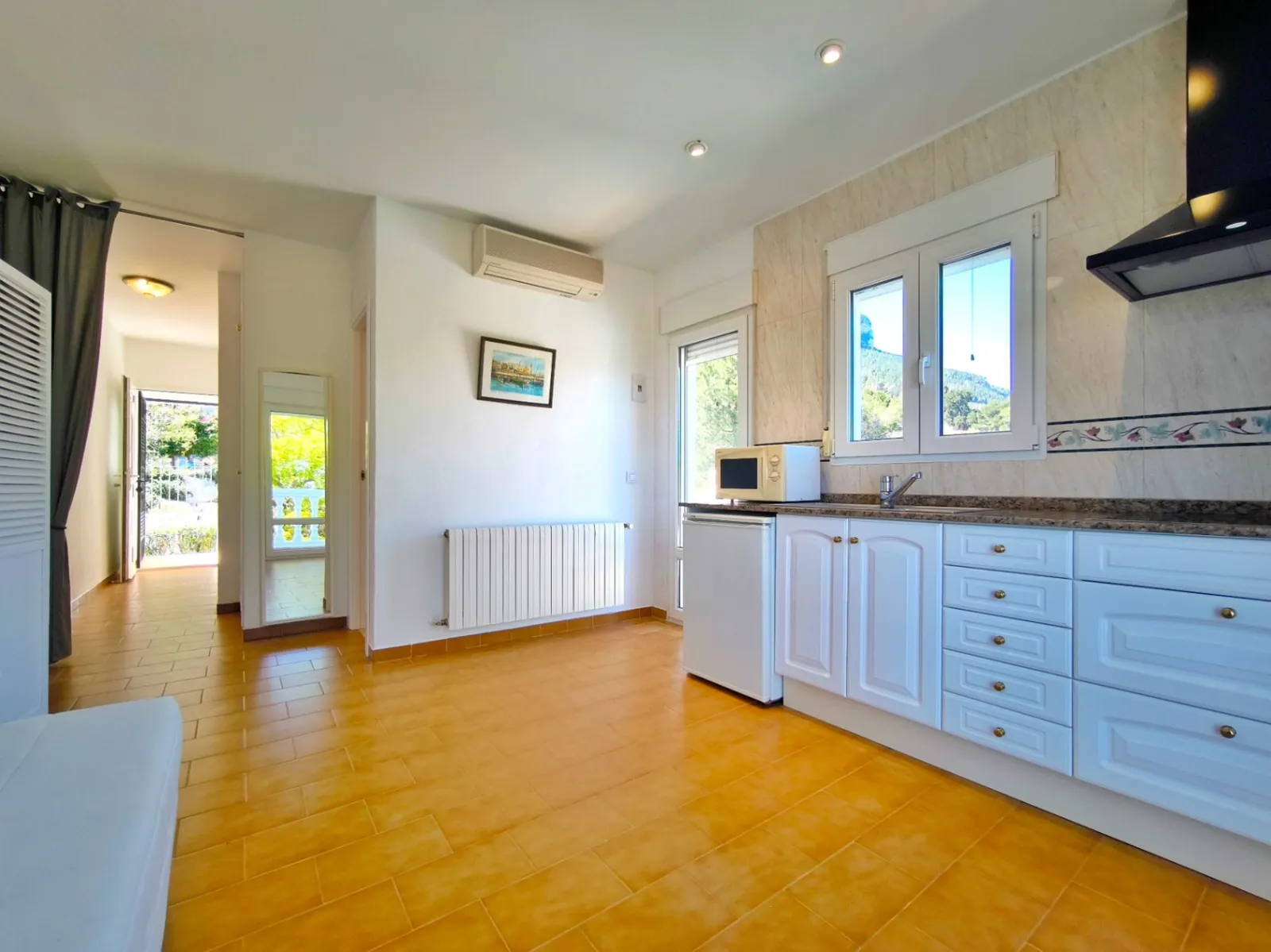 Villa met gastenappartement en uitzicht op zee in Dénia