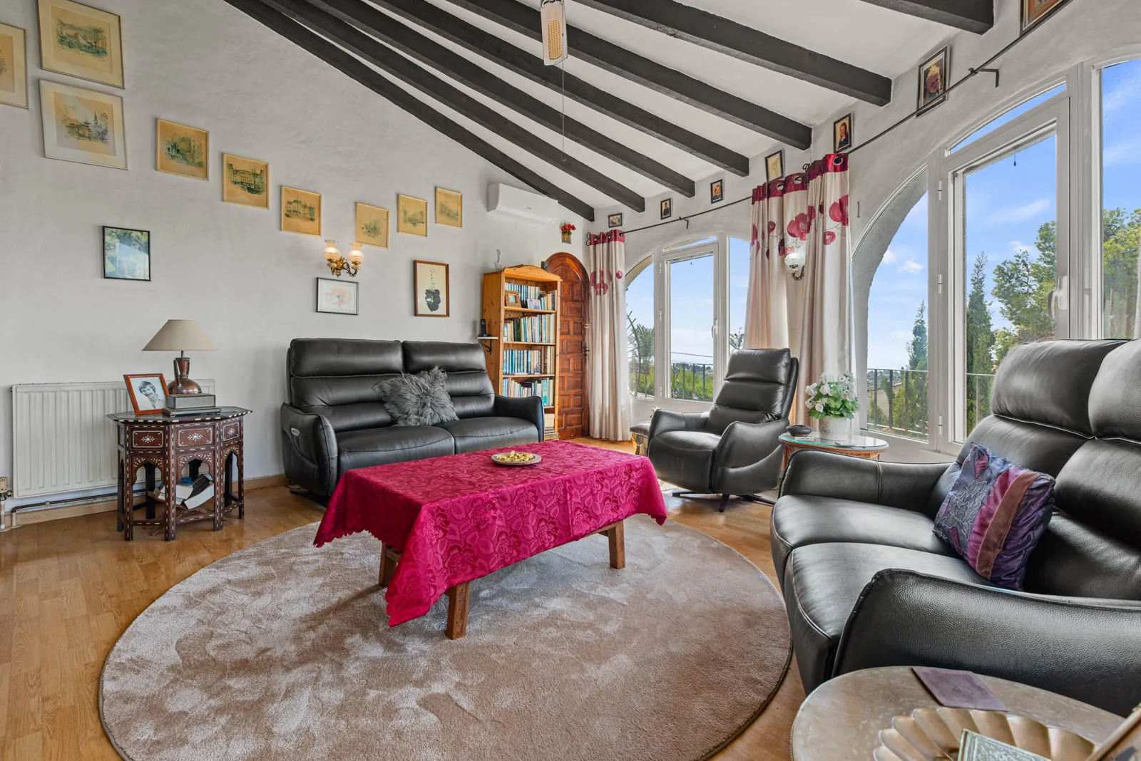Villa te koop in Benissa, Montemar, met privézwembad.