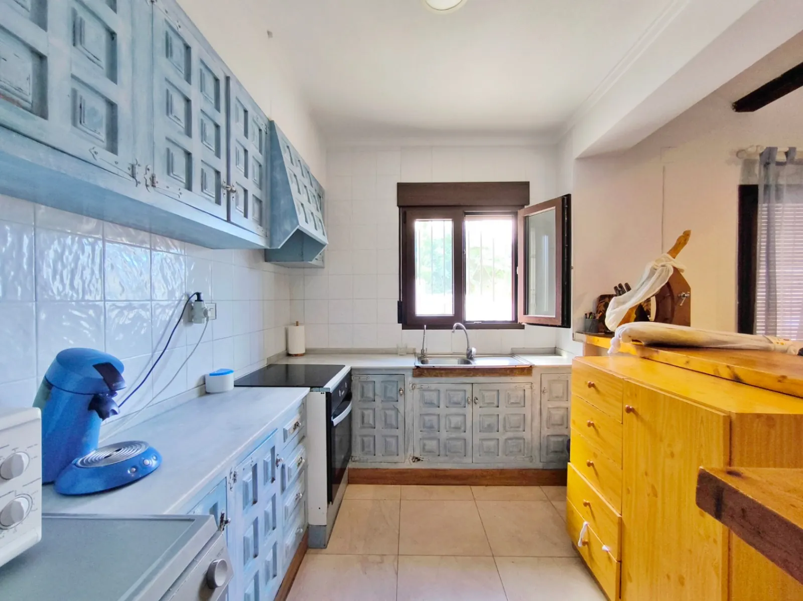 Villa met twee gastenappartementen in de Montgó