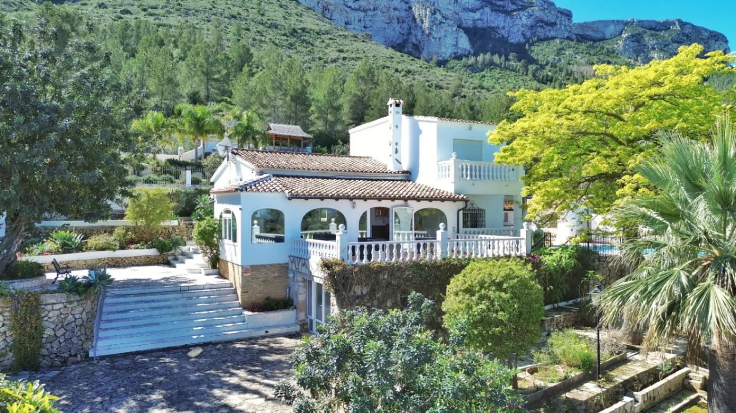 Villa met gastenappartement en uitzicht op zee in Dénia