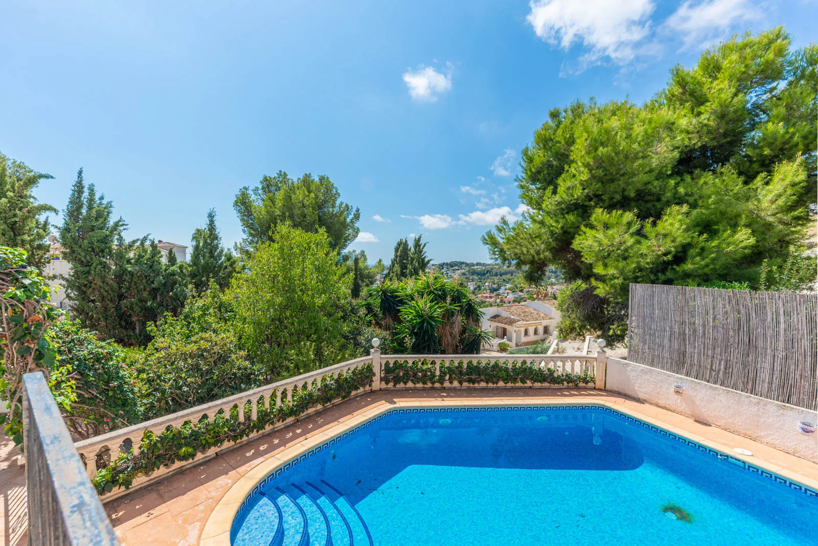 Villa te koop in Benissa, Montemar, met privézwembad.