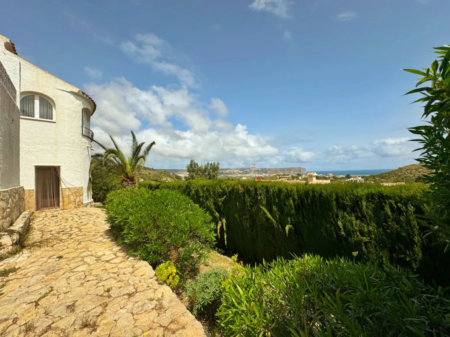 Villa met verbouwpotentieel in Jávea