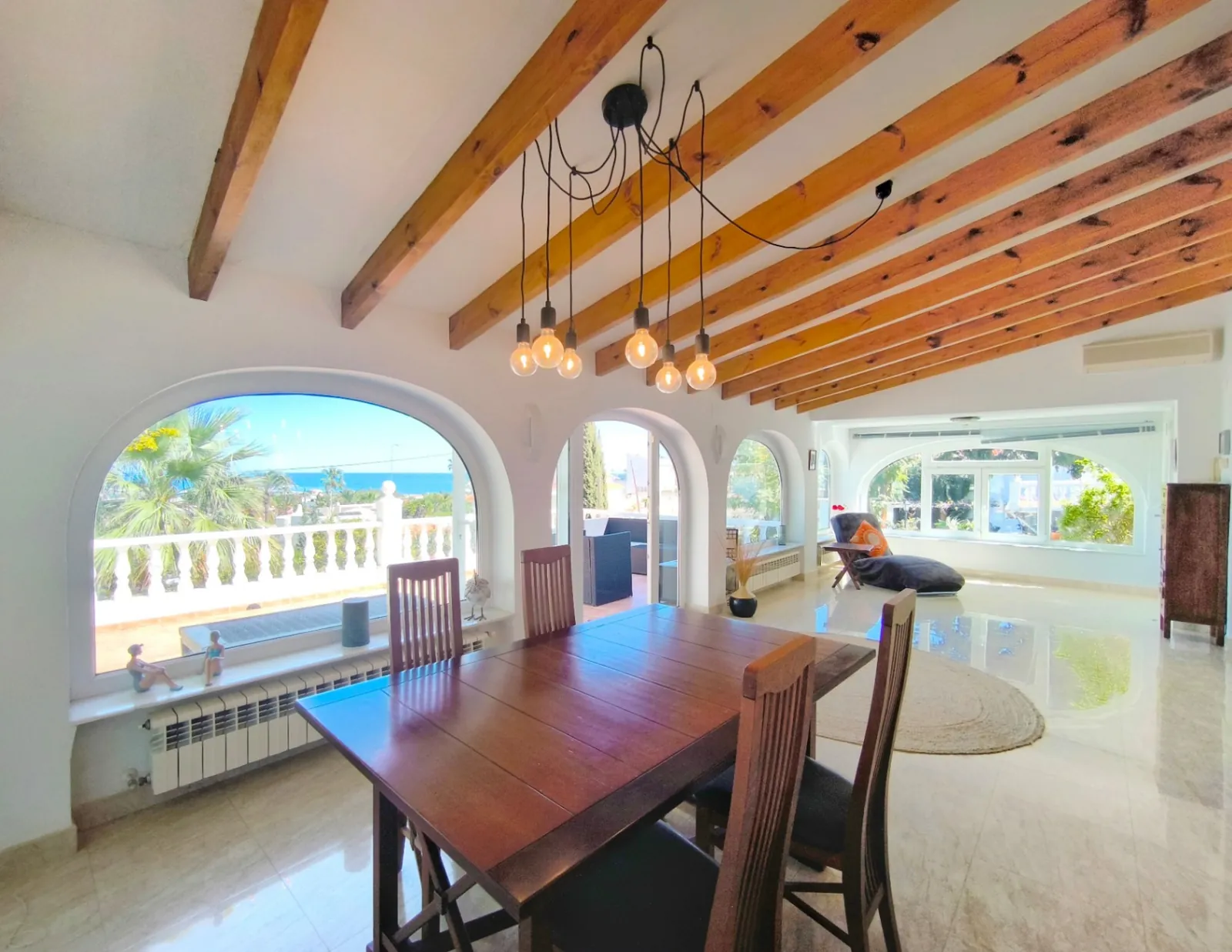 Villa met gastenappartement en uitzicht op zee in Dénia