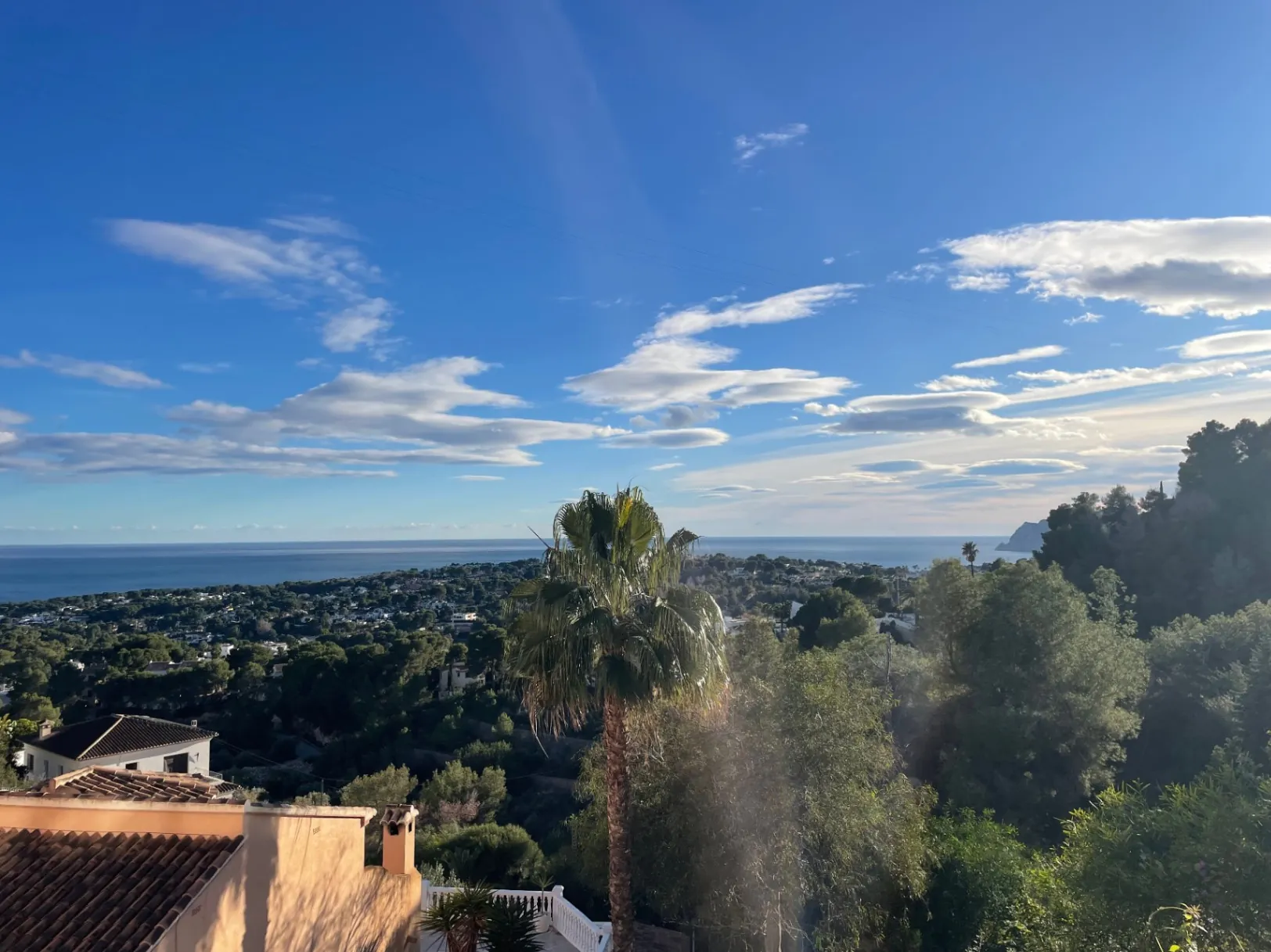 Grondstuk met zeezicht te koop in Benimeit, Moraira