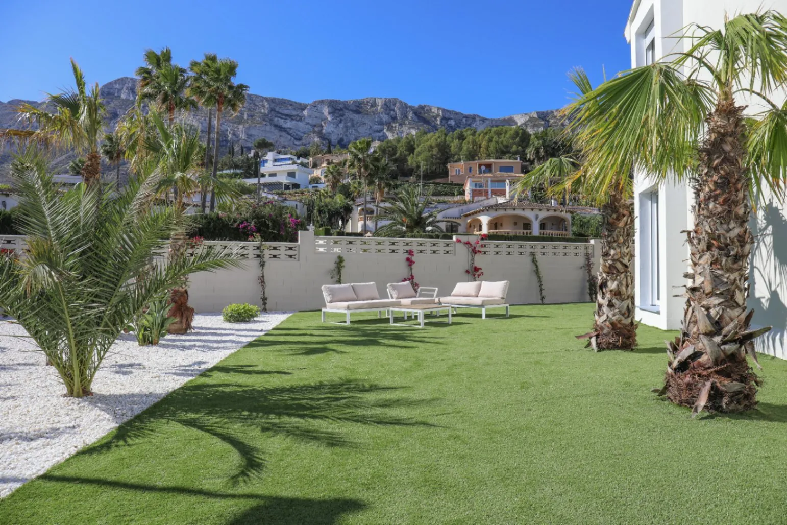 Compleet gerenoveerde appartementen te koop in El Montgó, Denia