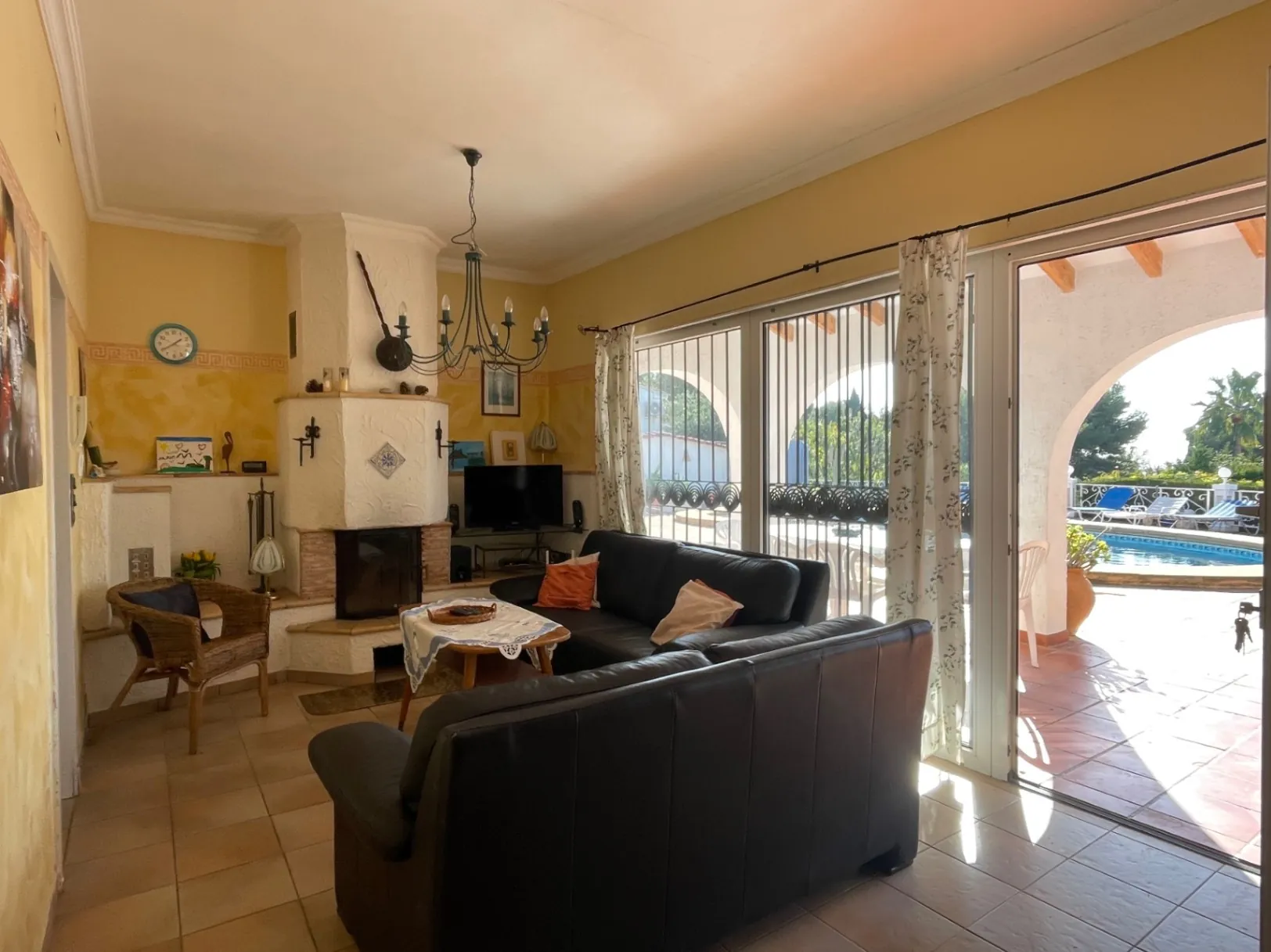 Gelijkvloerse villa te koop met prachtig zeezicht kortbij voorzieningen in San Jaime, Benissa