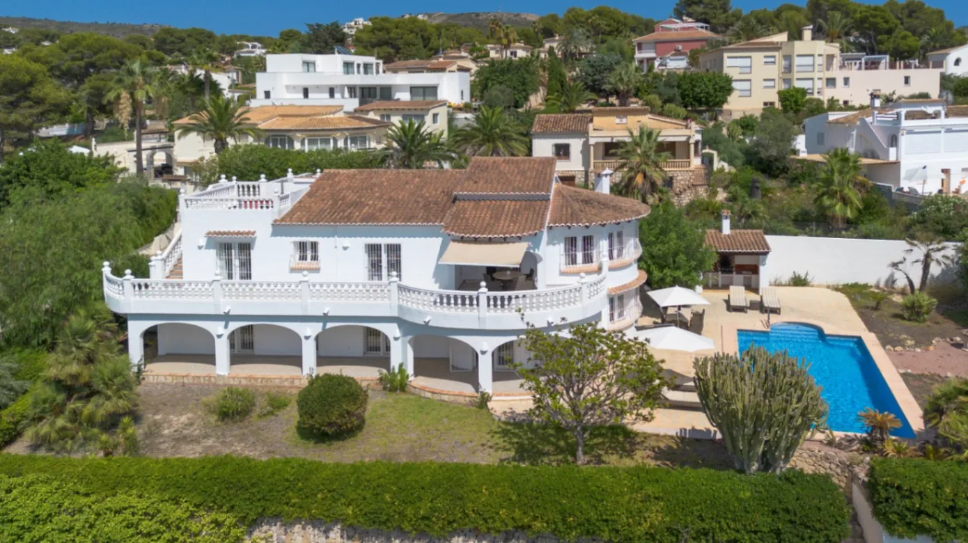 Traditioneel Spaanse villa te koop in Costera Del Mar, Moraira