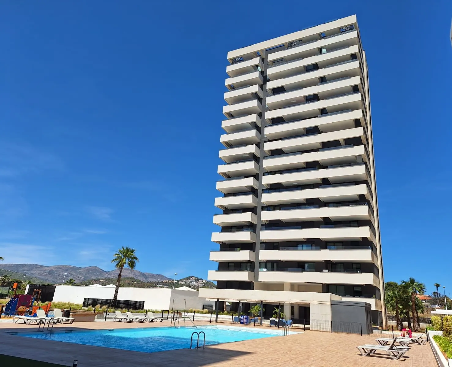 Nieuwbouw penthouse met zeezicht te koop in Centrum Calpe