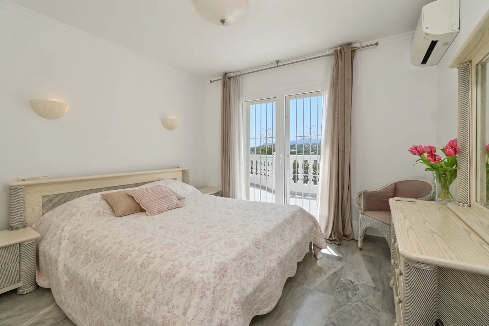 Traditioneel Spaanse villa te koop in Costera Del Mar, Moraira