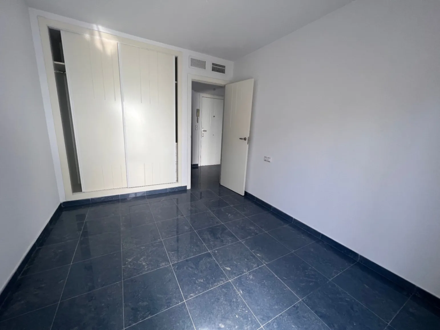 Duplex penthouse met zeezicht te koop in Playa De La Fossa, Calpe