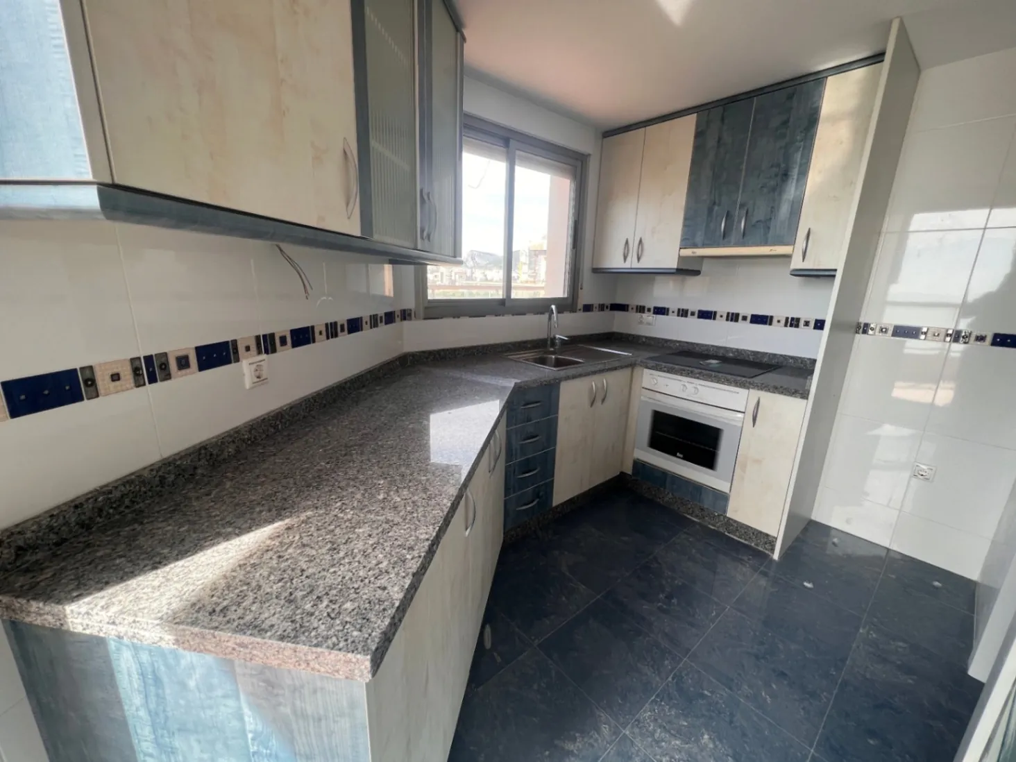 Duplex penthouse met zeezicht te koop in Playa De La Fossa, Calpe
